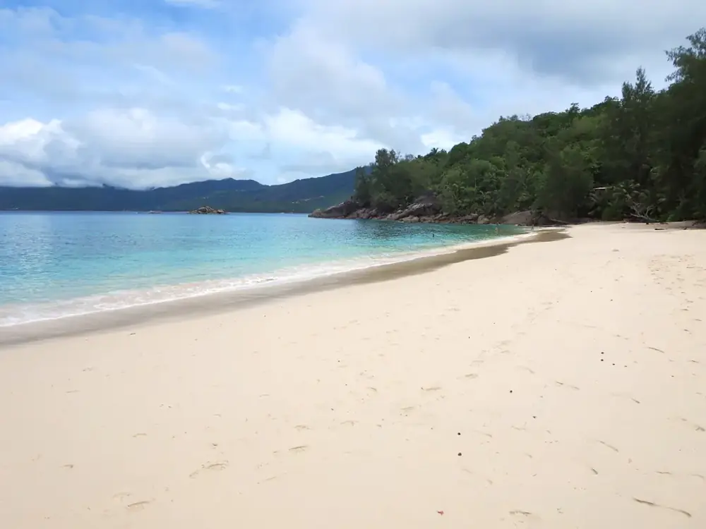 La baie d’Anse Soleil à Mahé